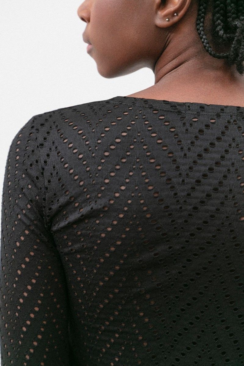Blusa manga longa vazada