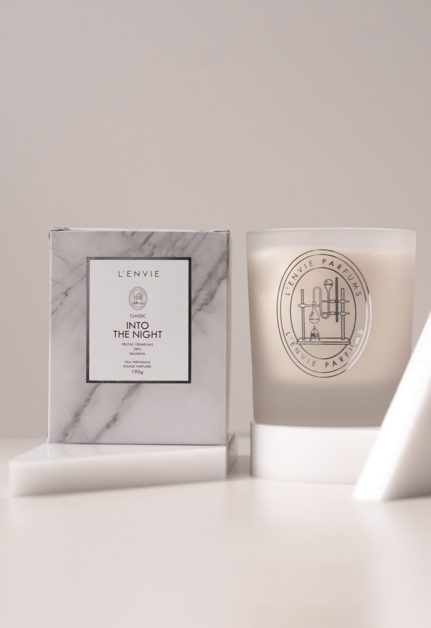 Vela Perfumada Classic Into The Night 210g | LENVIE