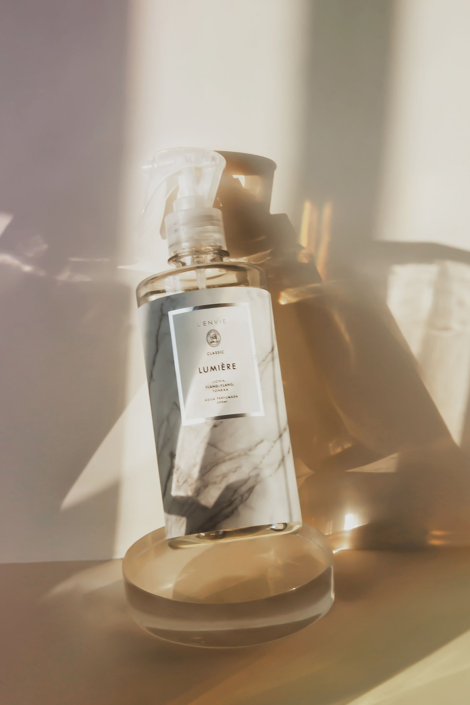 Lumière LENVIE: fragrância floral e frutada para casa