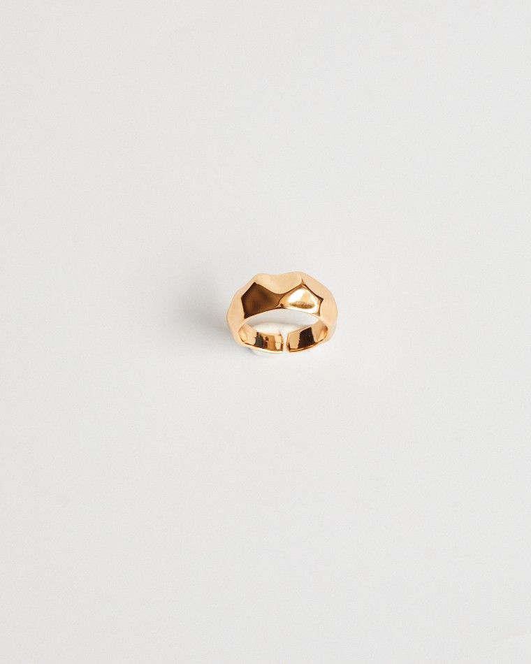 Anel Bold Martelado Dourado