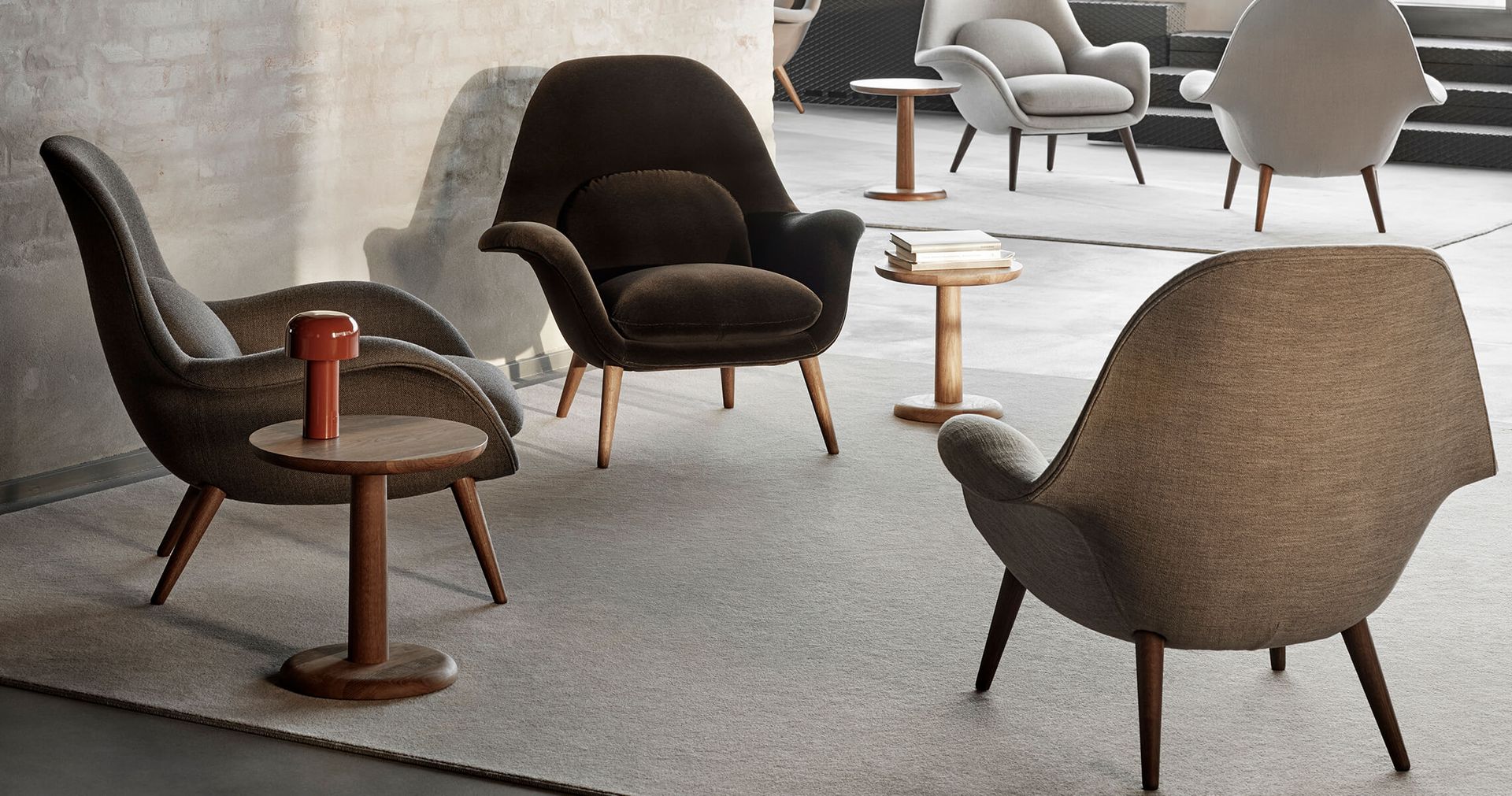 Seção 1 Swoon Lounge Chair