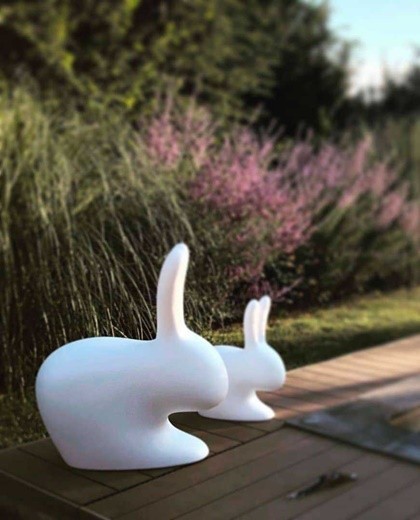 Assento Rabbit cor Branca em Polietileno | Qeeboo