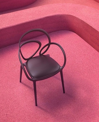 Cadeira Loop cor Preta c/ Almofada | Qeeboo