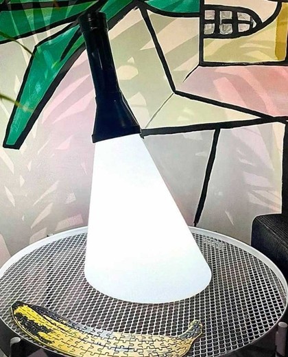 Luminária recarregável Flash Lamp cor Branco/Preto | Qeeboo