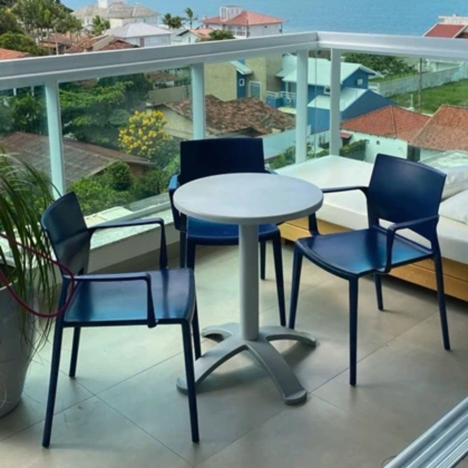 Mesa Tkitt Redonda | Gaber