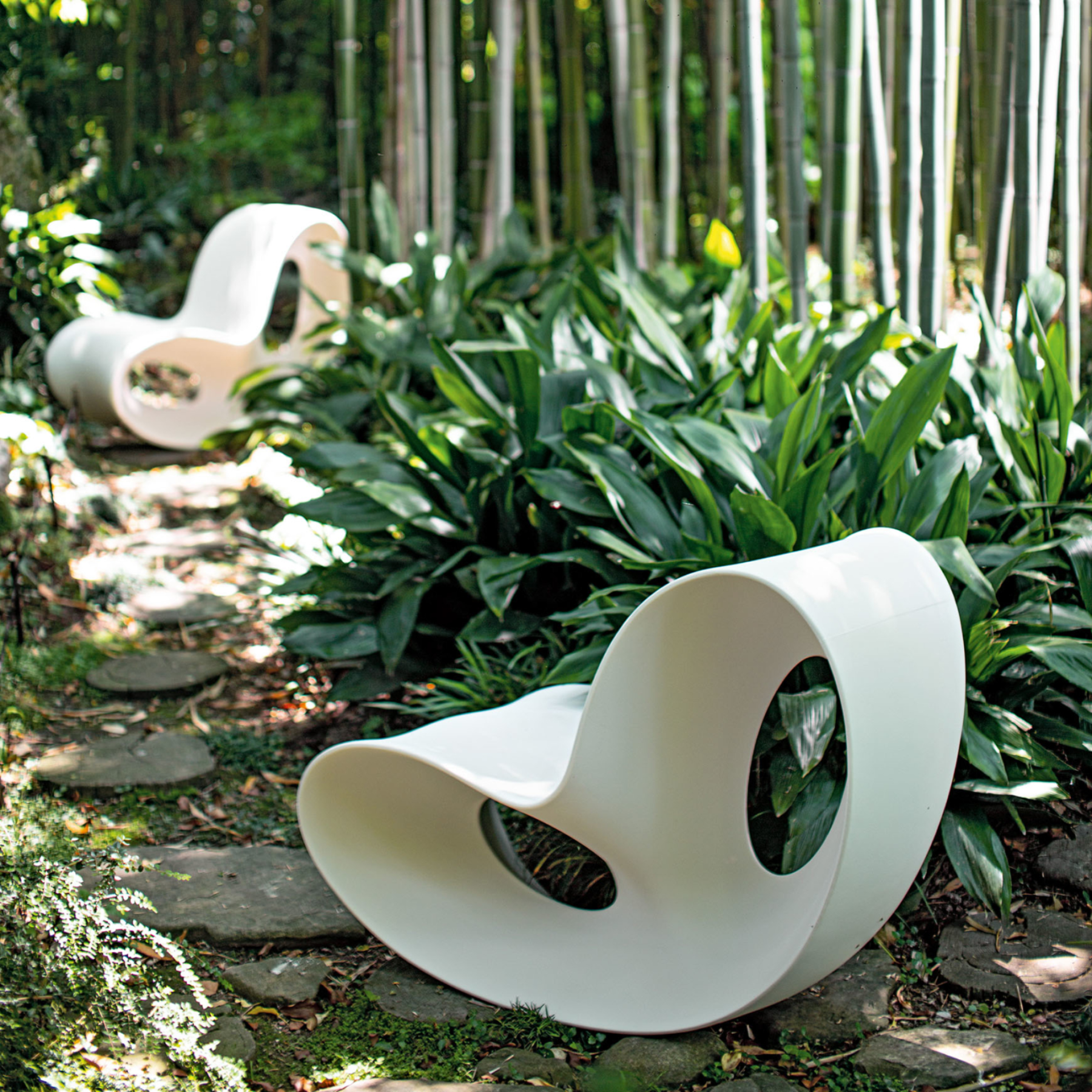 Voido Rocking Chair em Polietileno | Magis