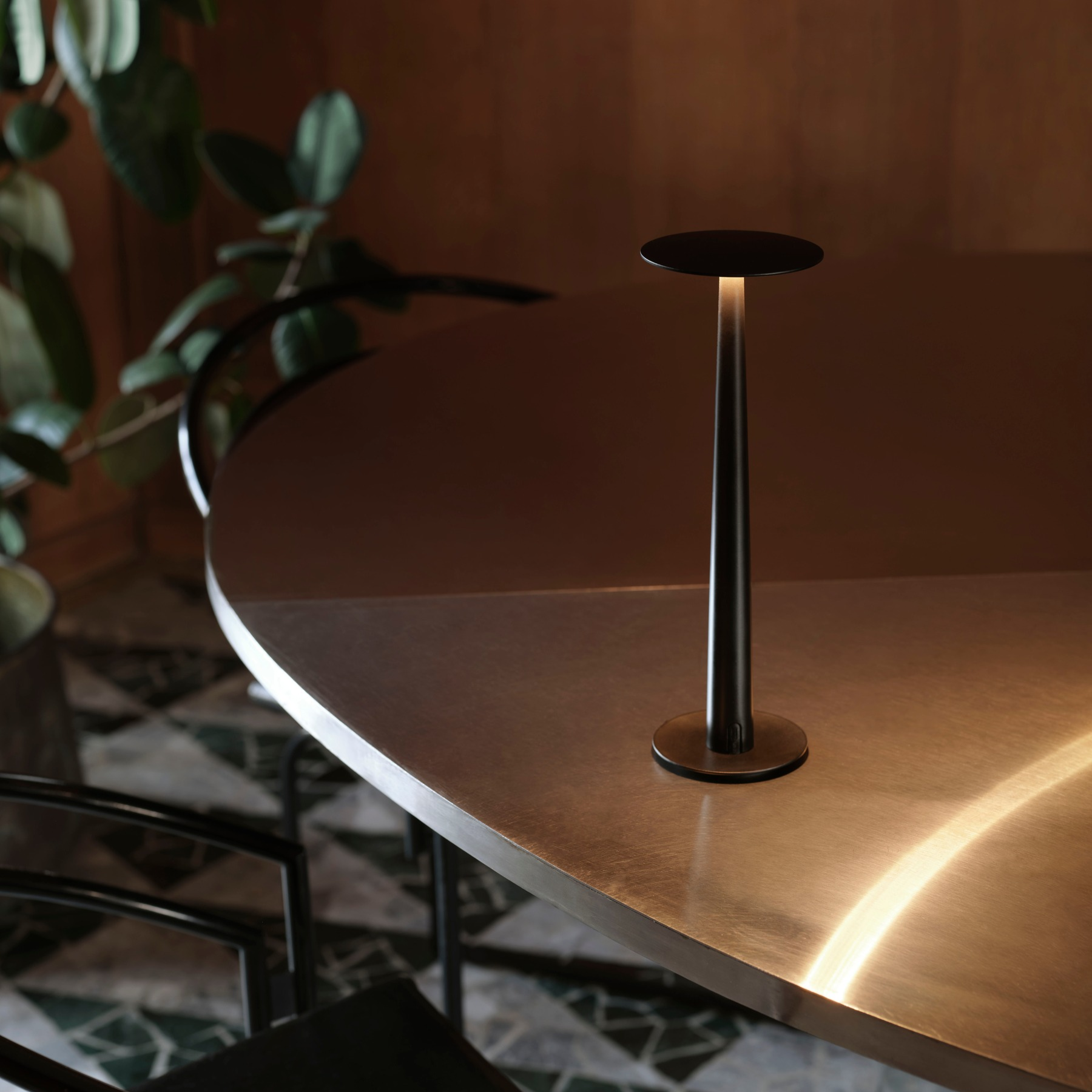 Luminária de Mesa Portofino | NemoLighting  