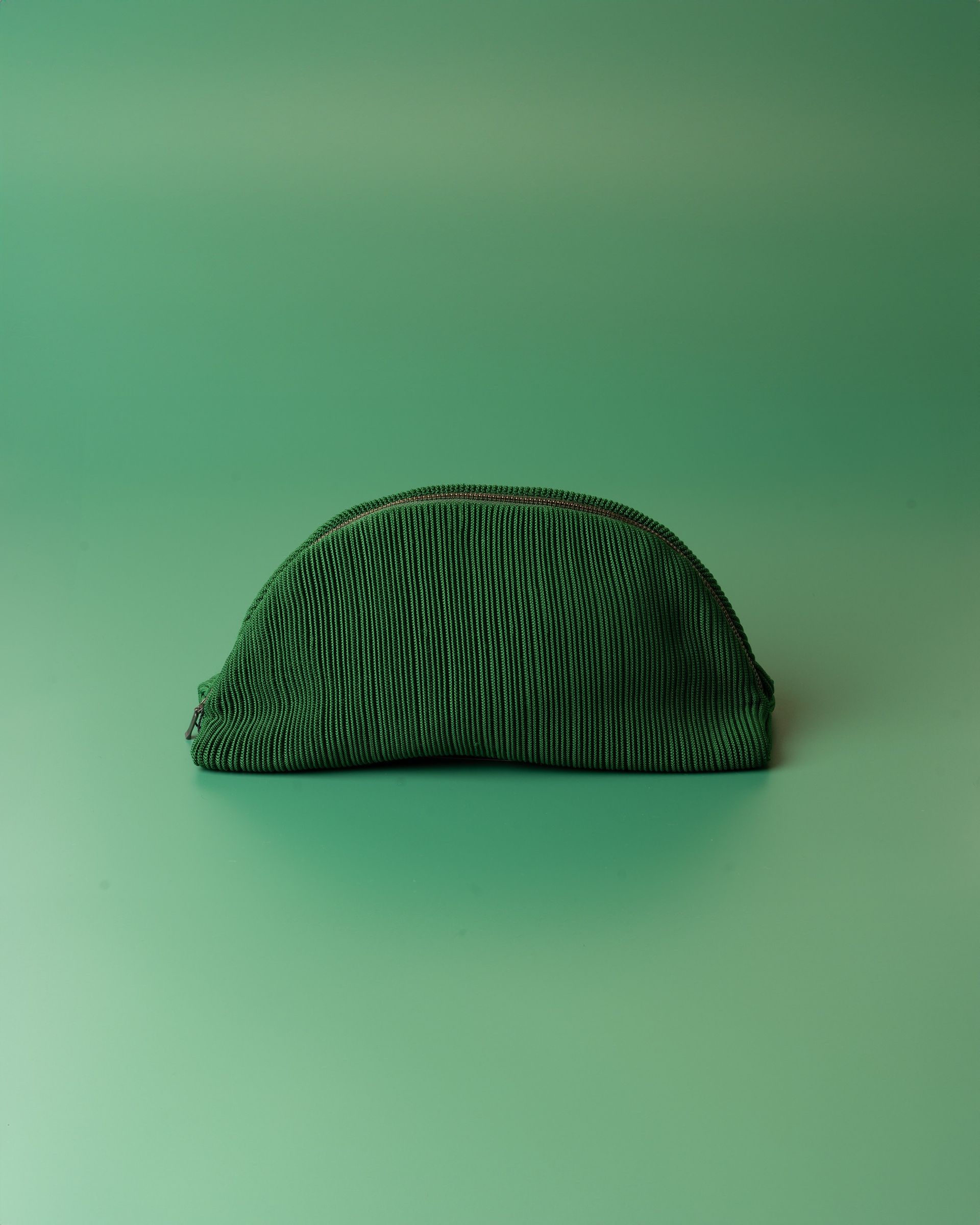 NECESSAIRE