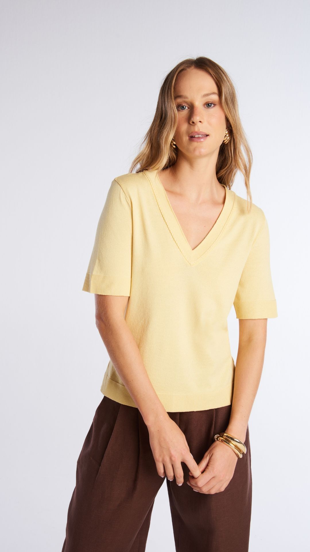 Blusa tricot decote V Bela
