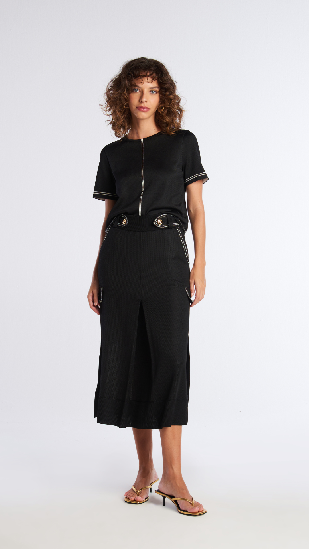 Saia midi alfaiataria tricot detalhada Cris - Preto