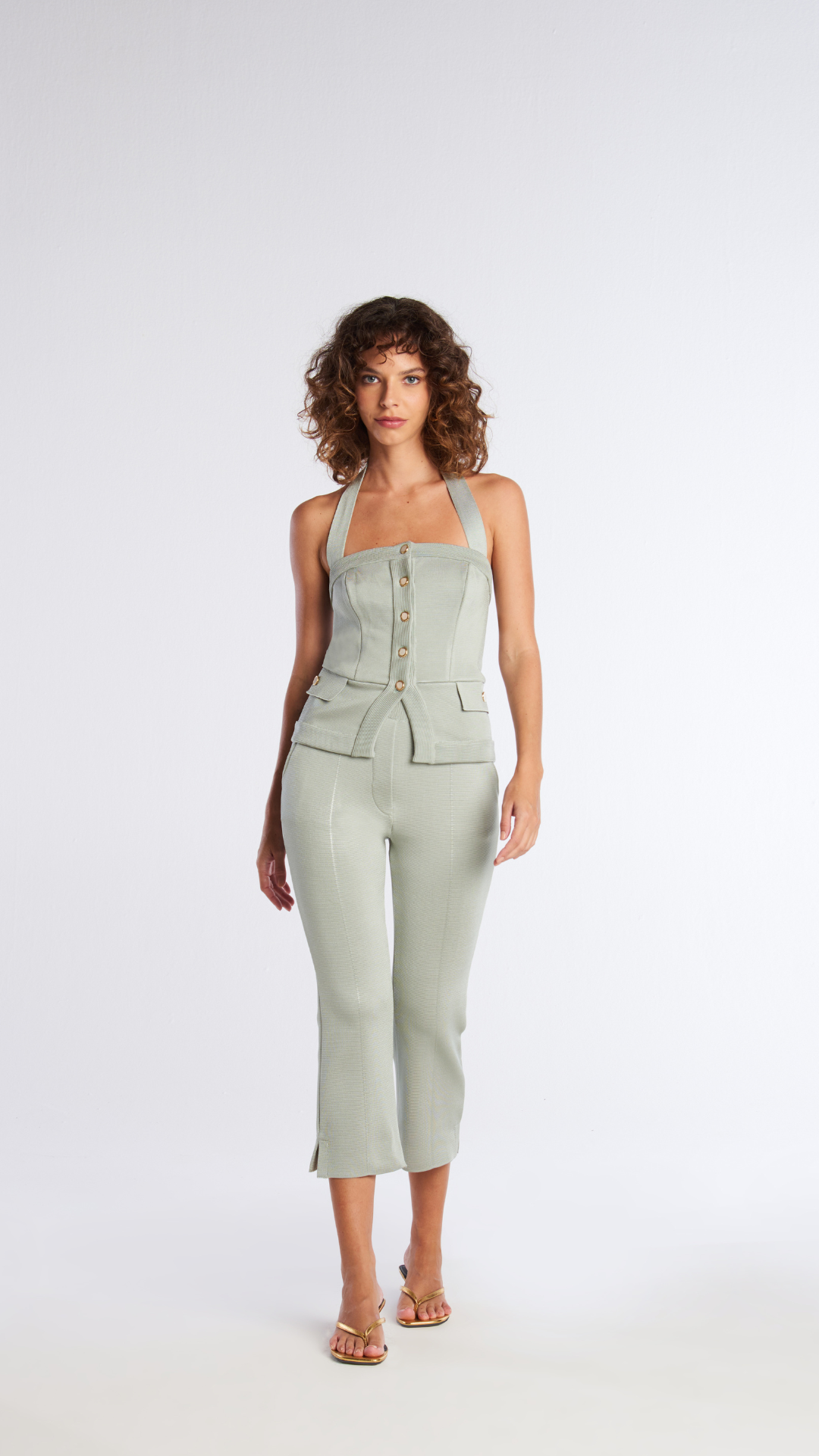 Top de alfaiataria com botões Andreia - Sage green
