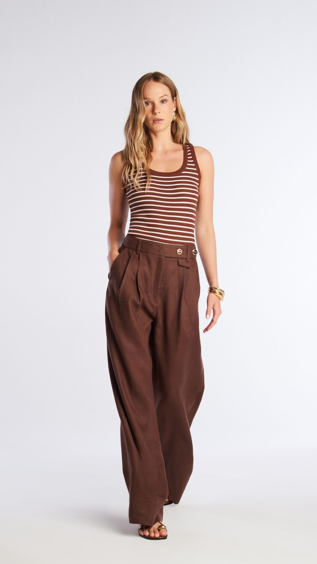 Calça com bolso de linho Betânia - Cacau