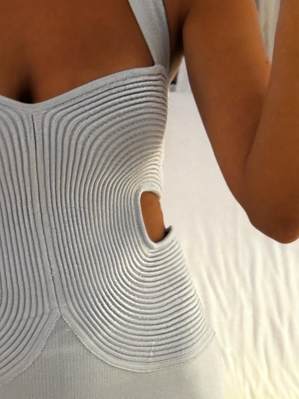 Vestido midi com detalhe lateral Renata - Blue Sky