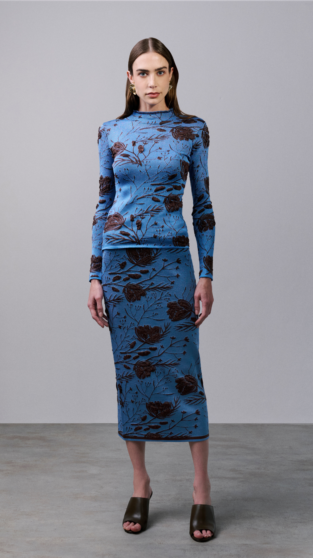 Saia de flor Brenda - Steal Blue e Cacau 