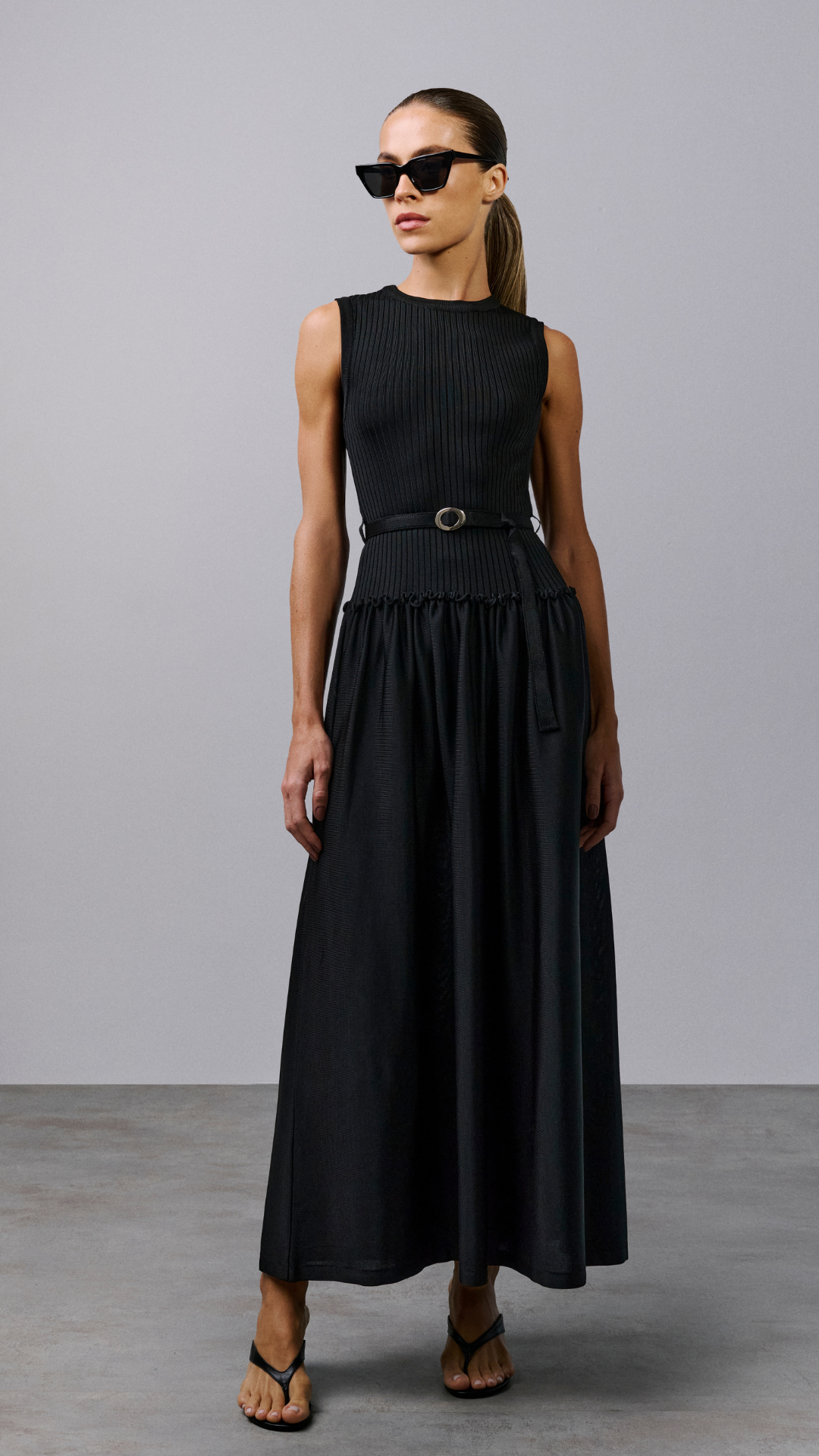 Vestido com cinto Lorena - Preto