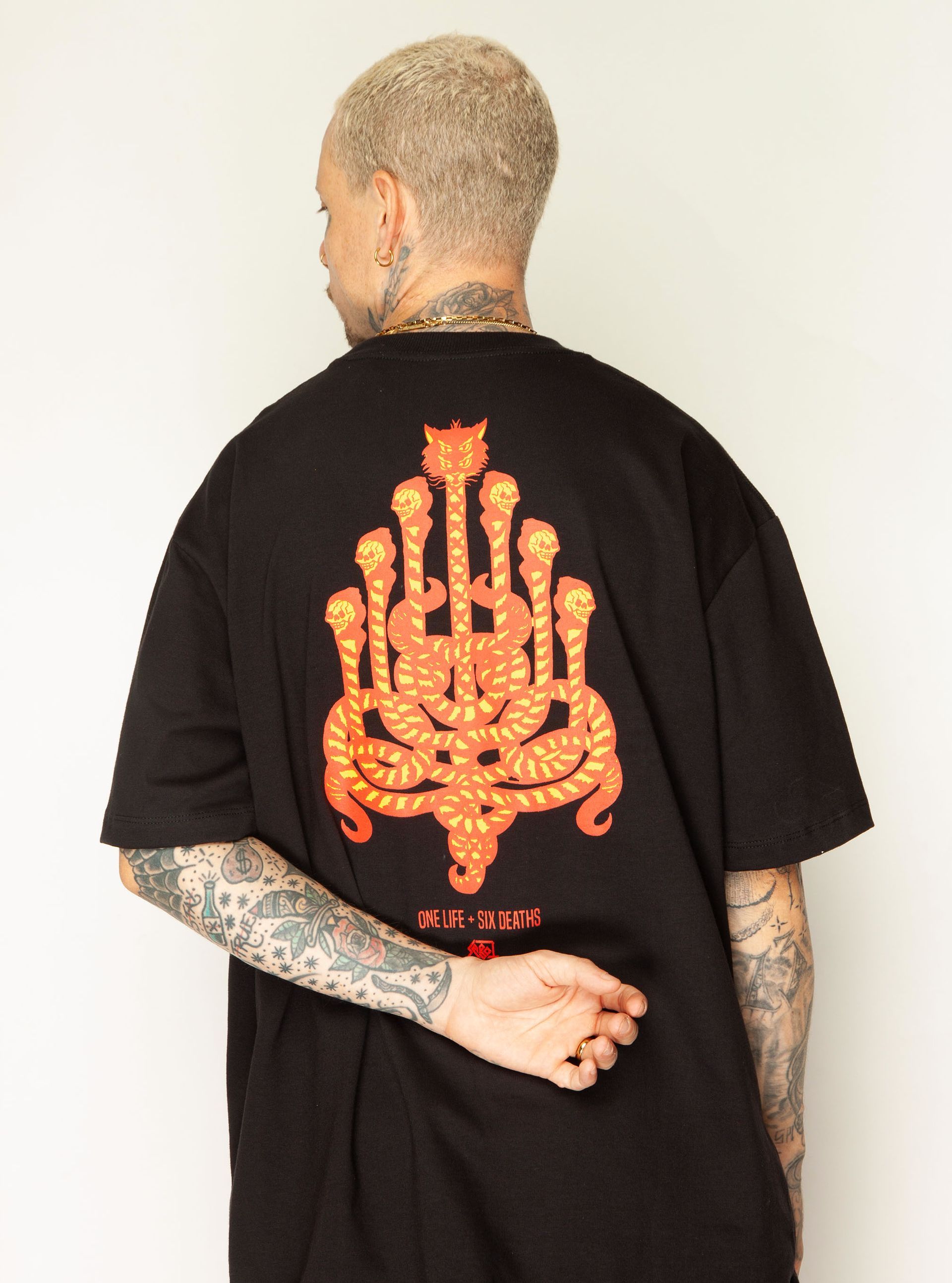 Camiseta Oversized Six Lifes Black