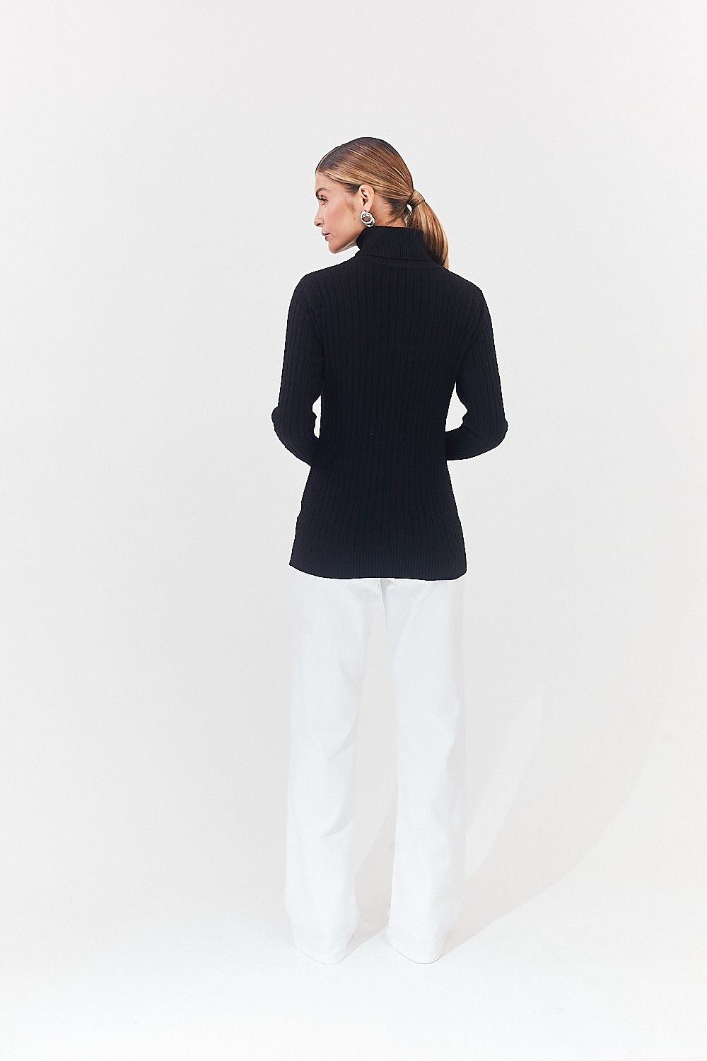 Blusa Tricot Gola Alta Isis