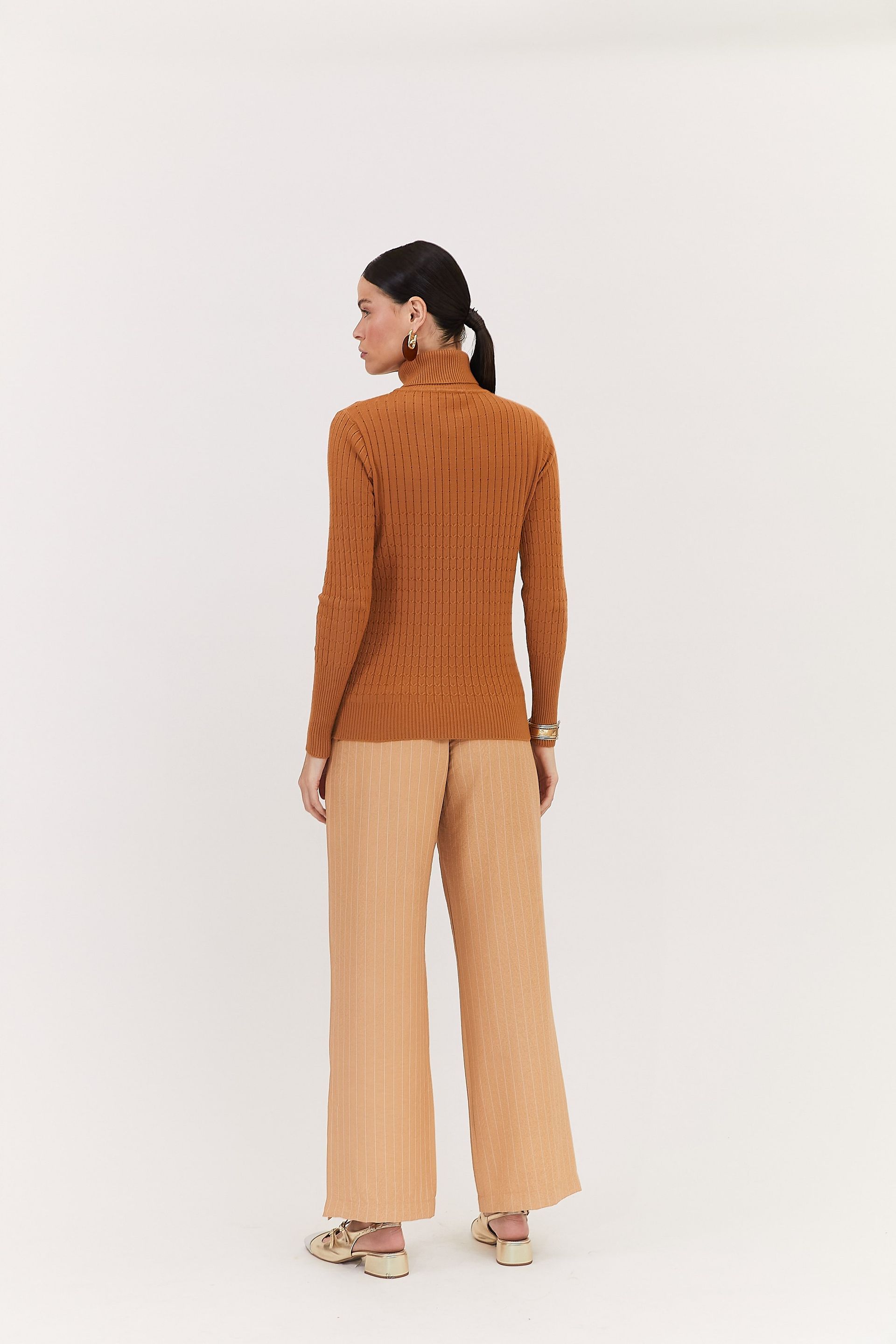 Blusa Tricot Gola Alta Geny