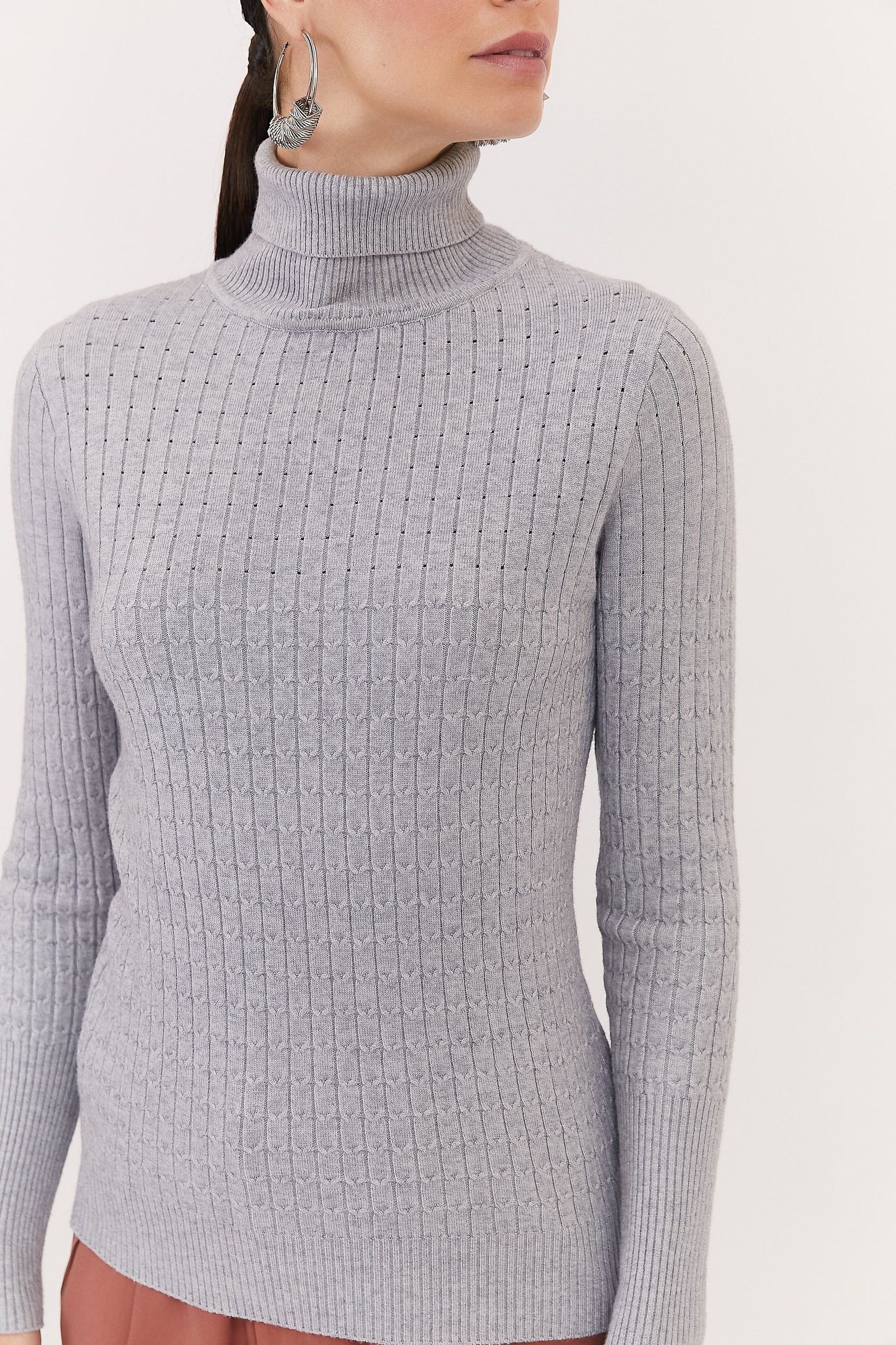 Blusa Tricot Gola Alta Geny