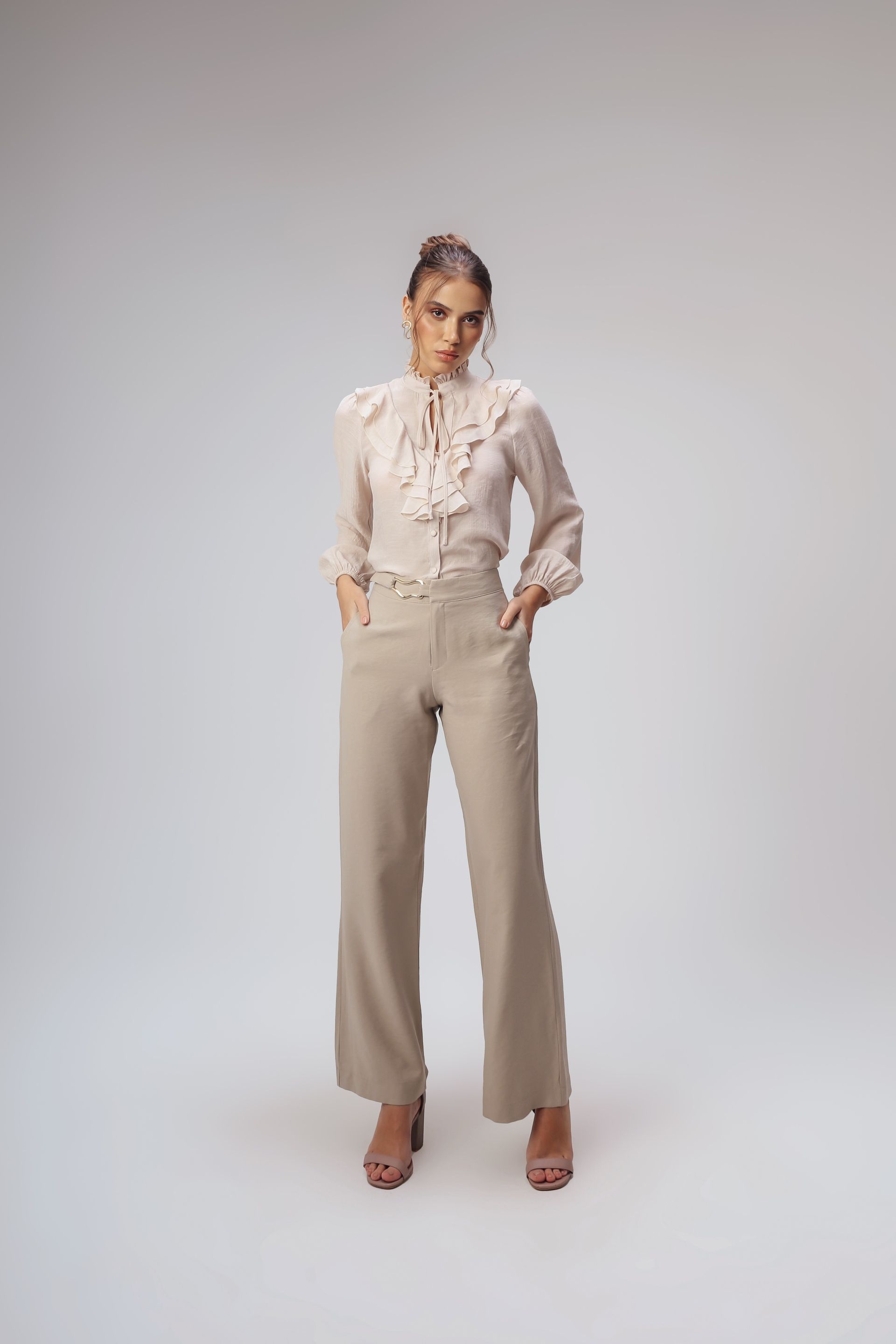 Blusa Babado Gola Alta Theodora