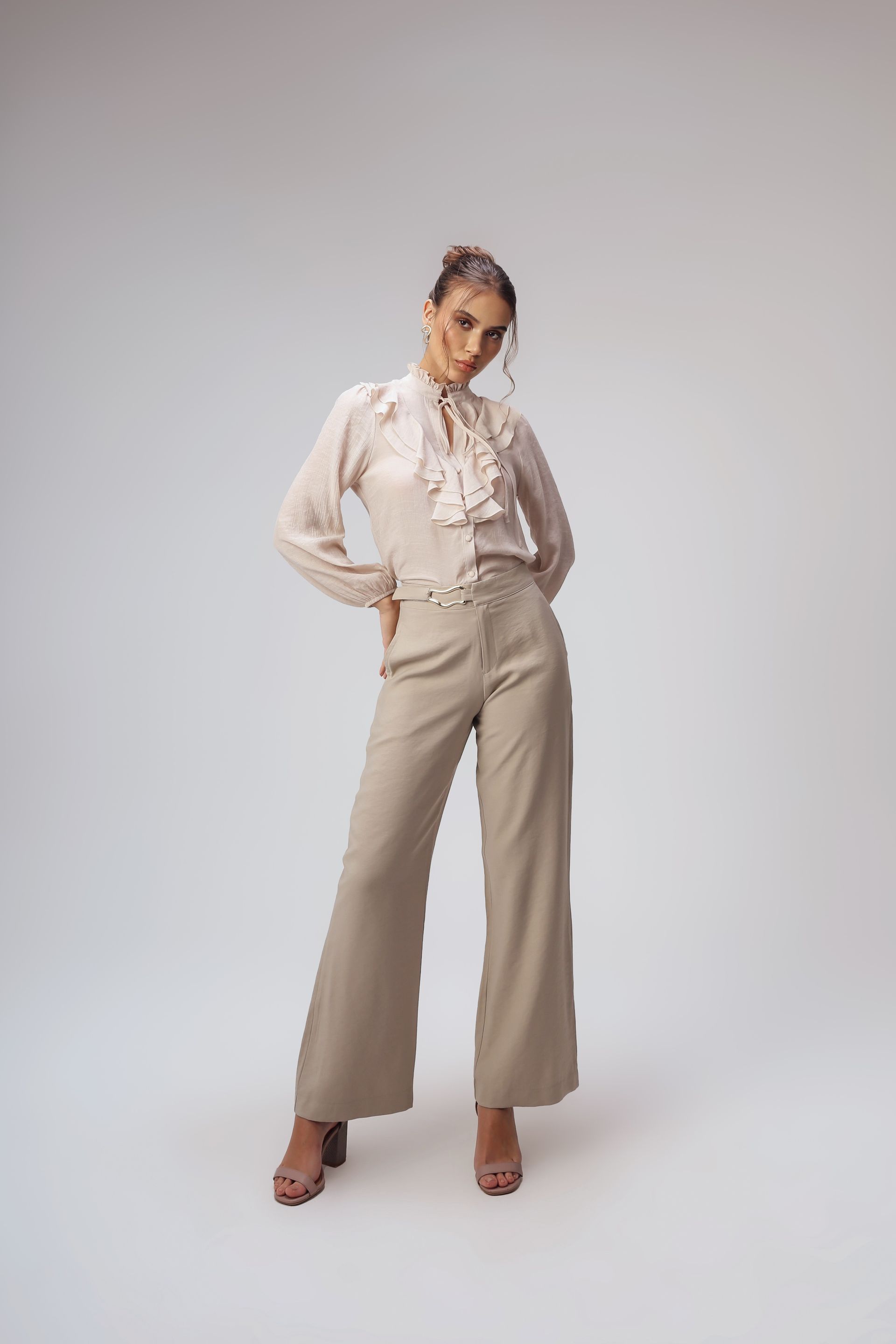 Blusa Babado Gola Alta Theodora