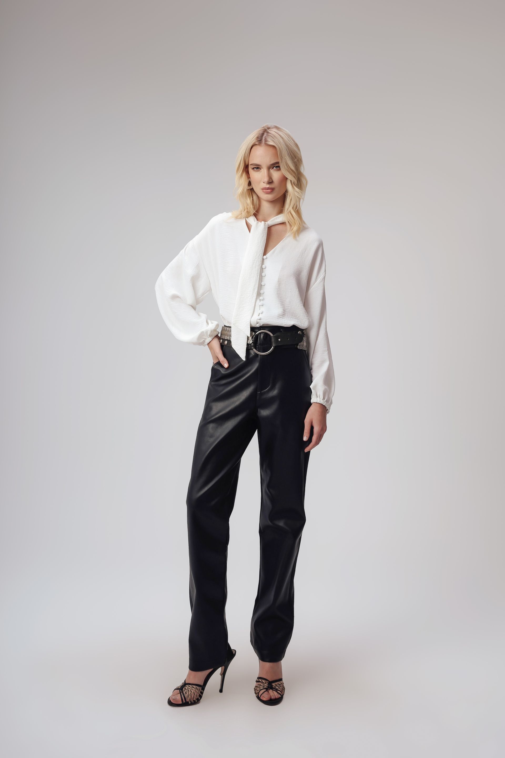 Blusa Feminina Gravata Laço Adriana