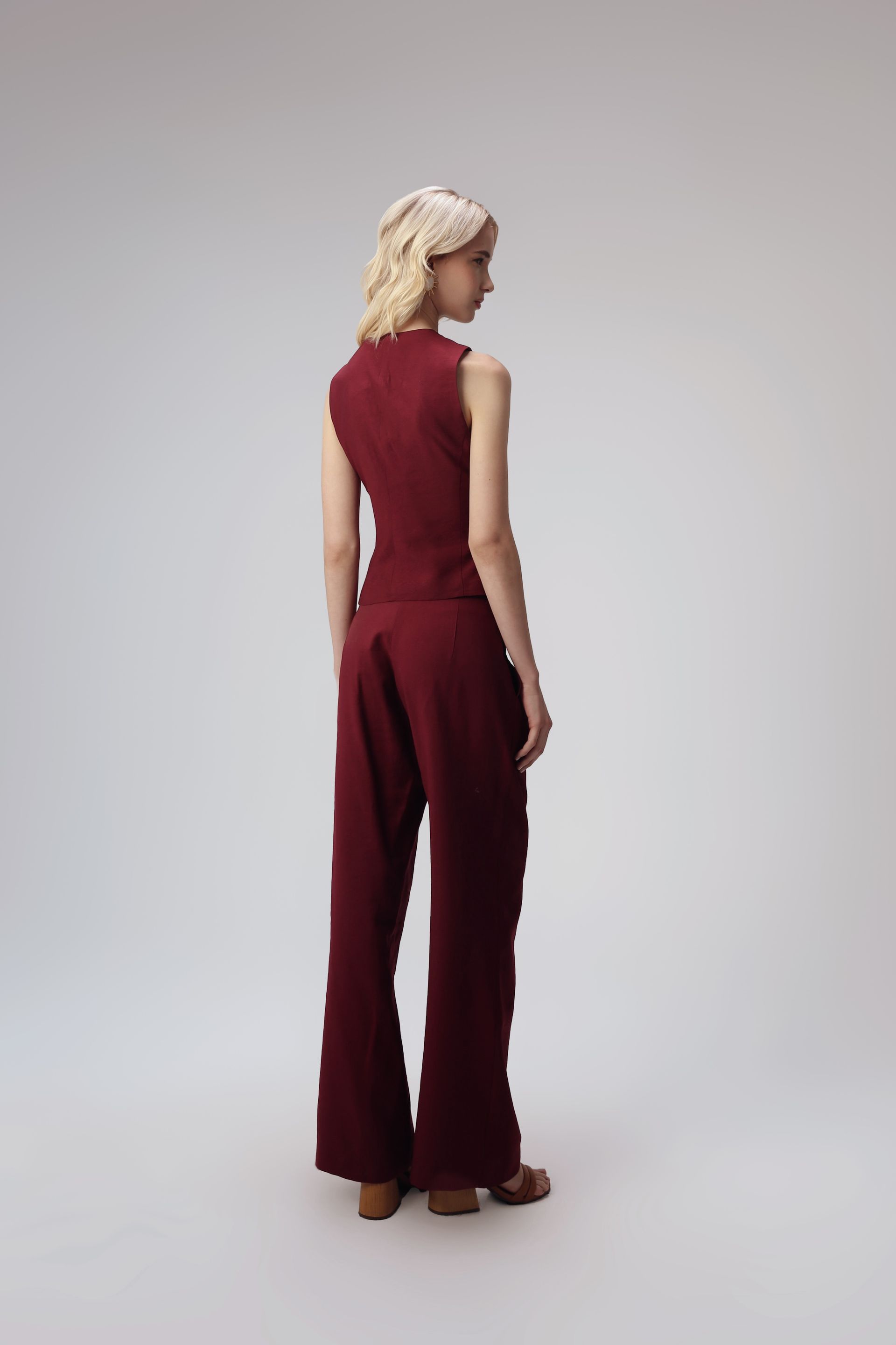 Calça Feminina Alfaiataria Detalhe Fivela Valentina