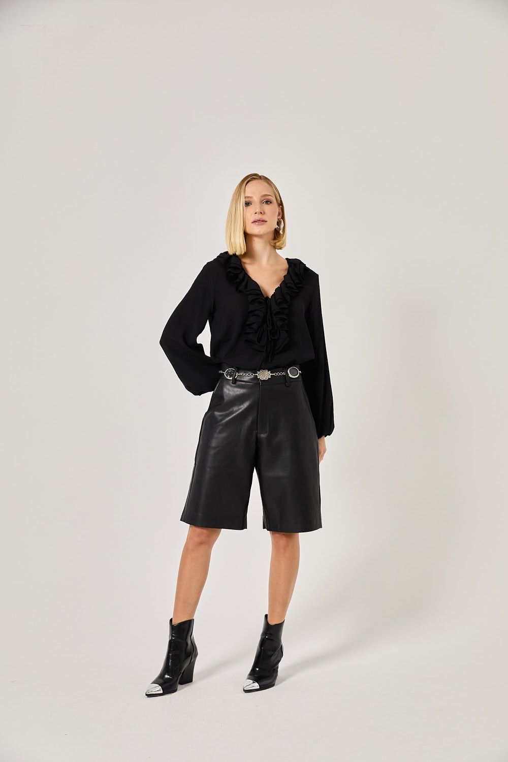 Blusa Feminina Decote Babado Theodora