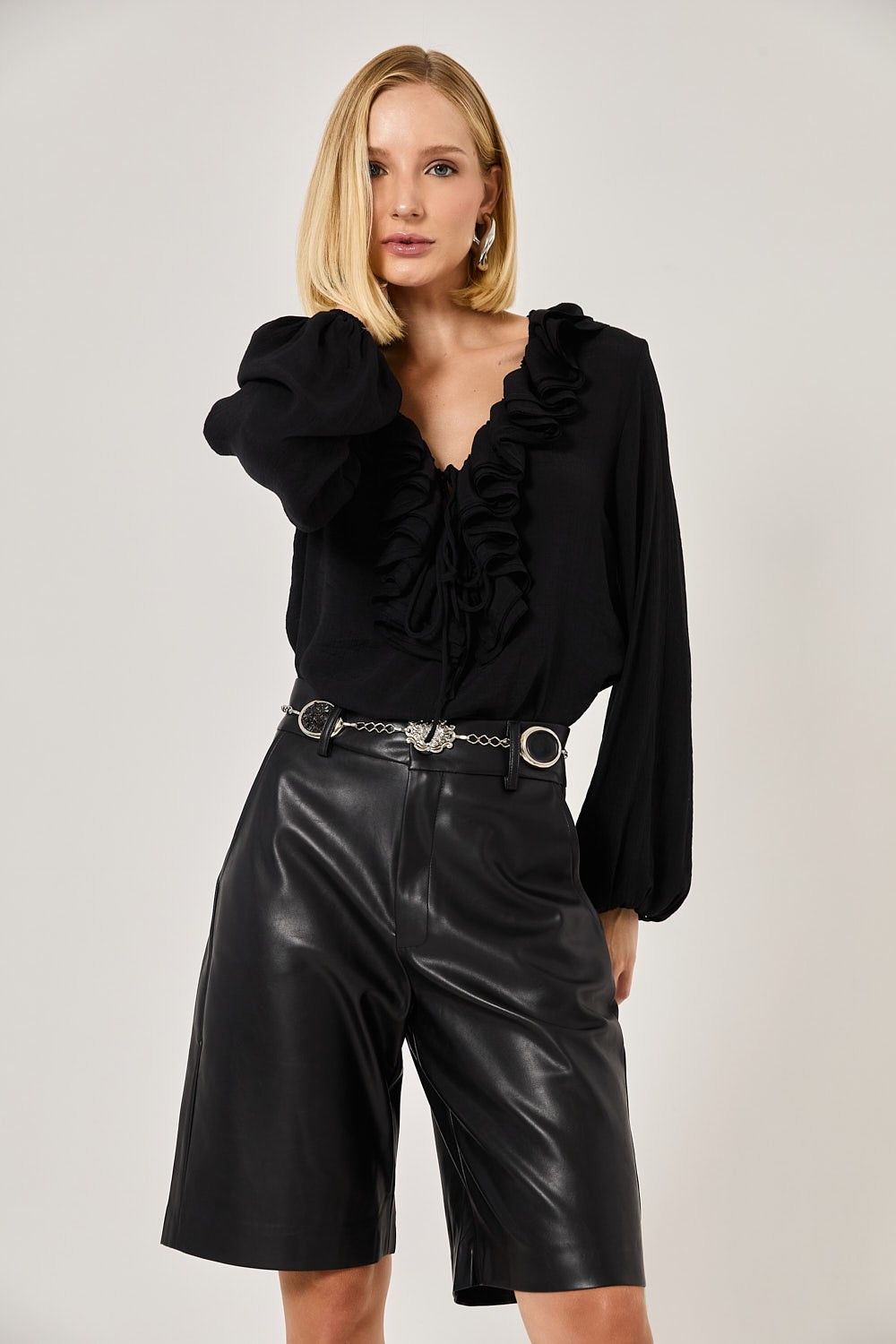 Blusa Feminina Decote Babado Theodora