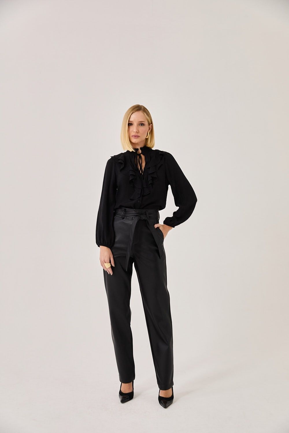 Blusa Babado Gola Alta Theodora