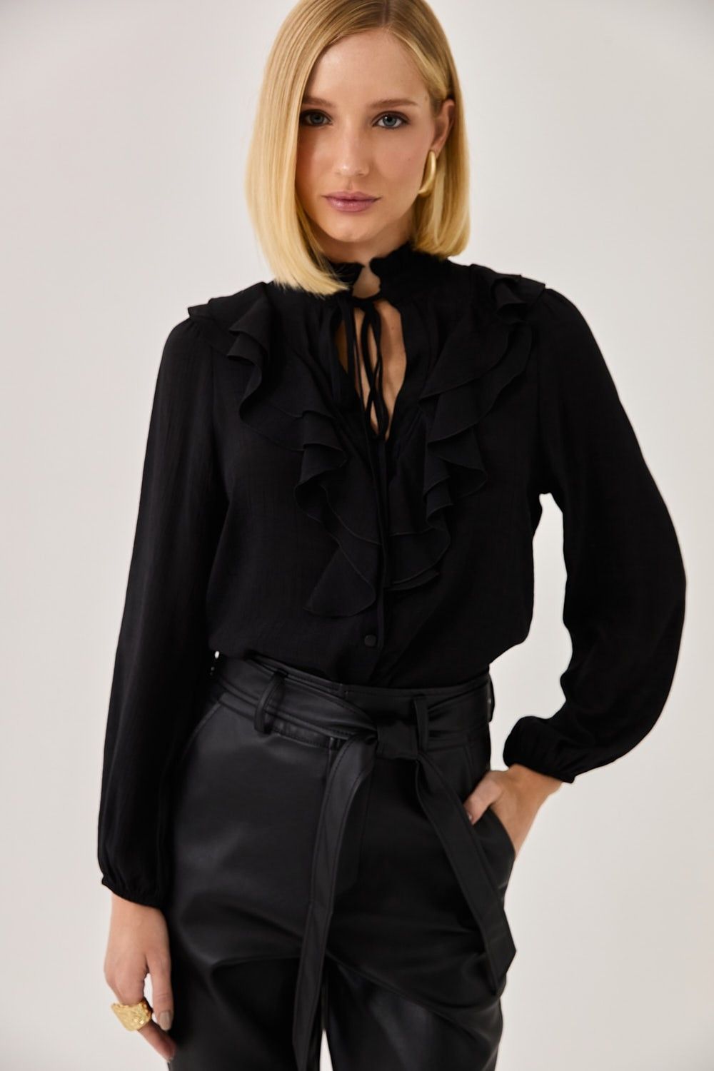 Blusa Babado Gola Alta Theodora