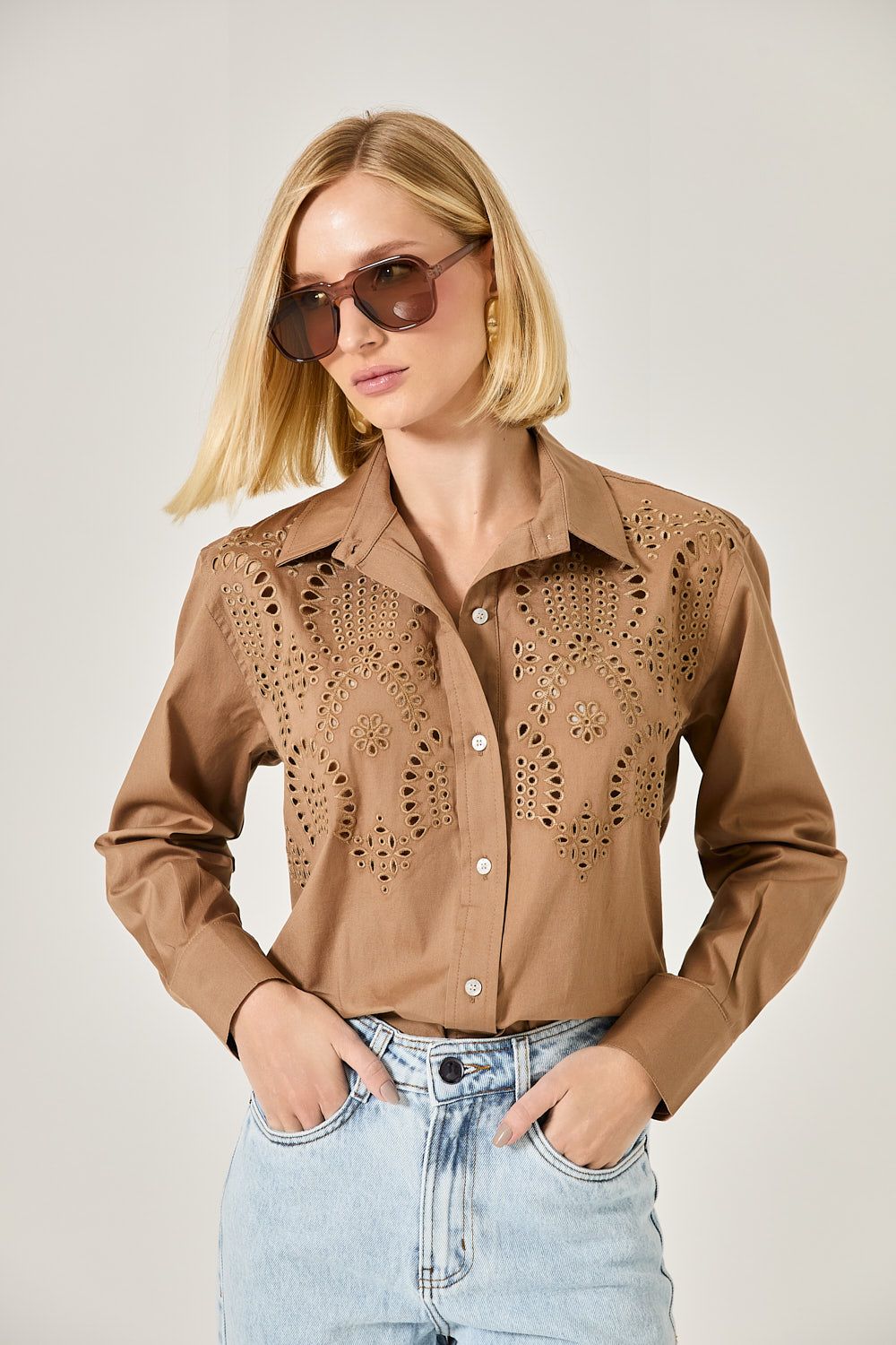 Camisa Feminina Bordada Mônaco
