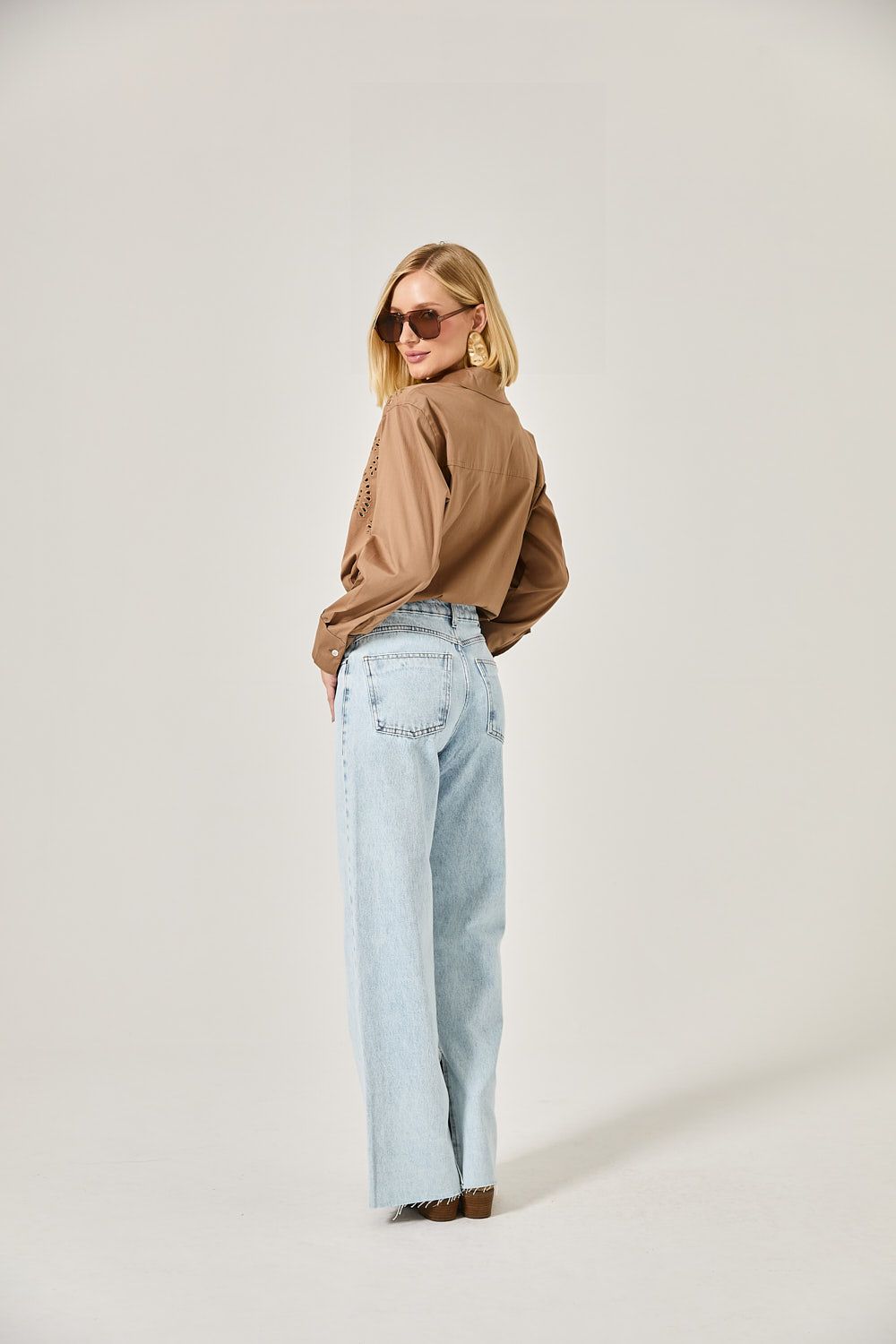 Camisa Feminina Bordada Mônaco
