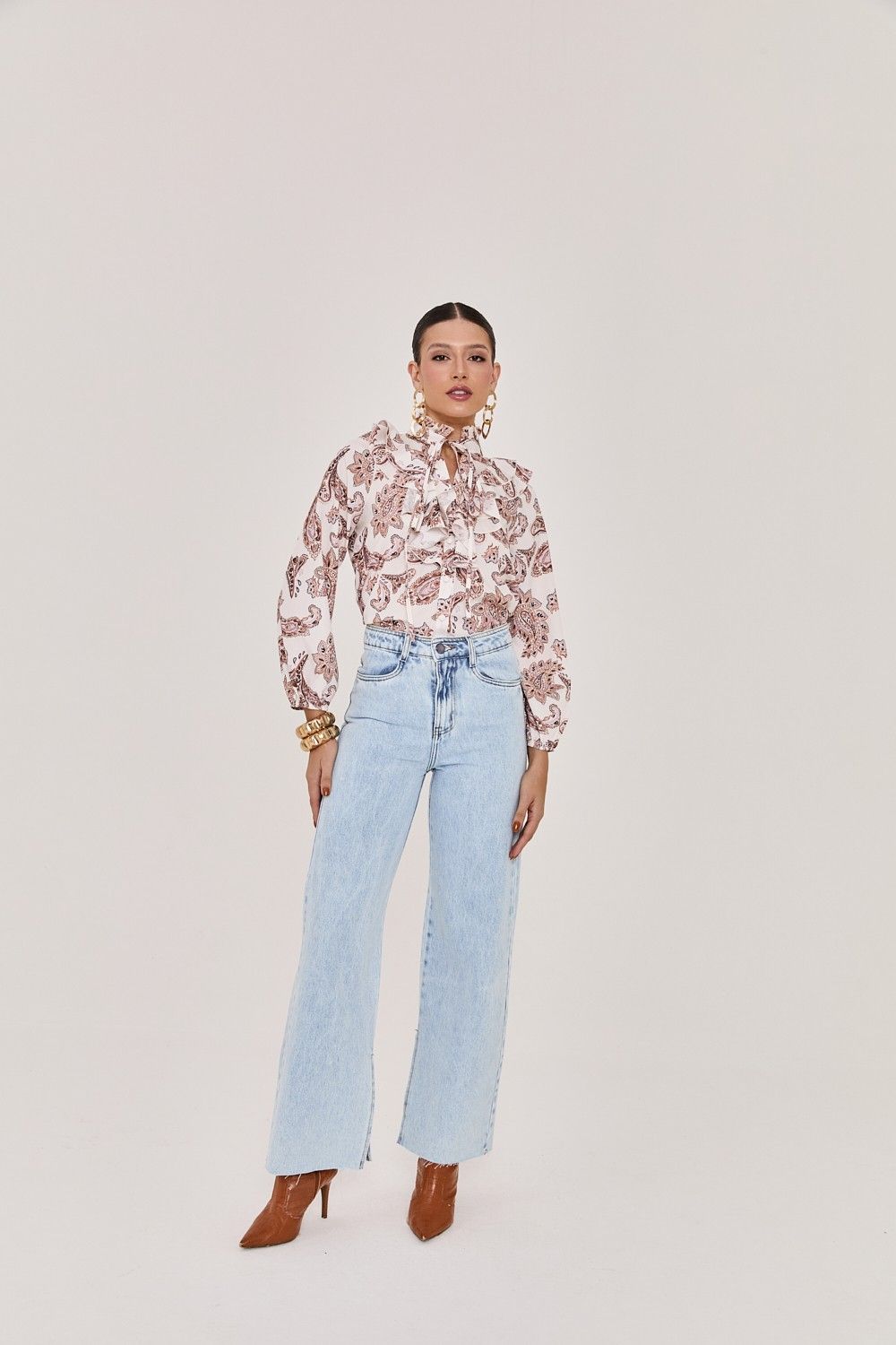 Camisa Feminina Gola Babados Estampa Paisley
