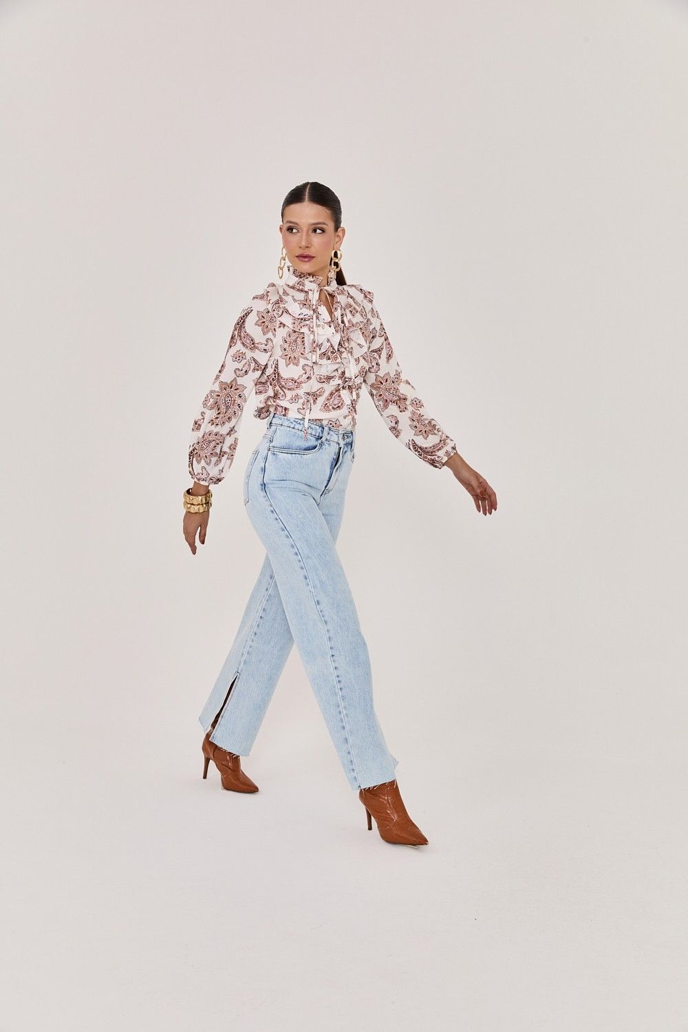 Camisa Feminina Gola Babados Estampa Paisley