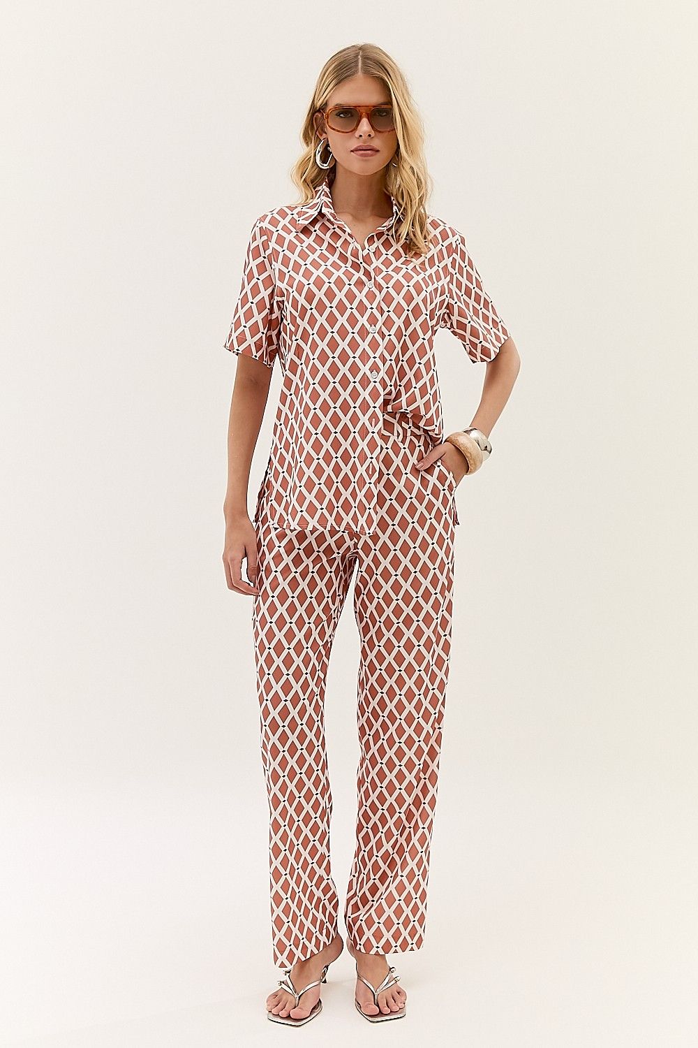 Camisa Feminina Manga Curta Estampa Geométrica Jessica