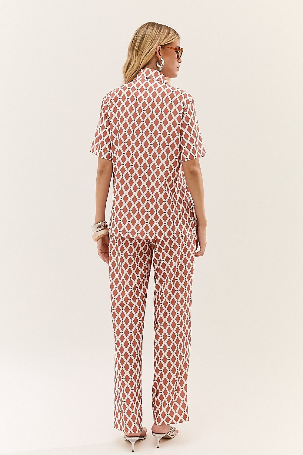 Camisa Feminina Manga Curta Estampa Geométrica Jessica