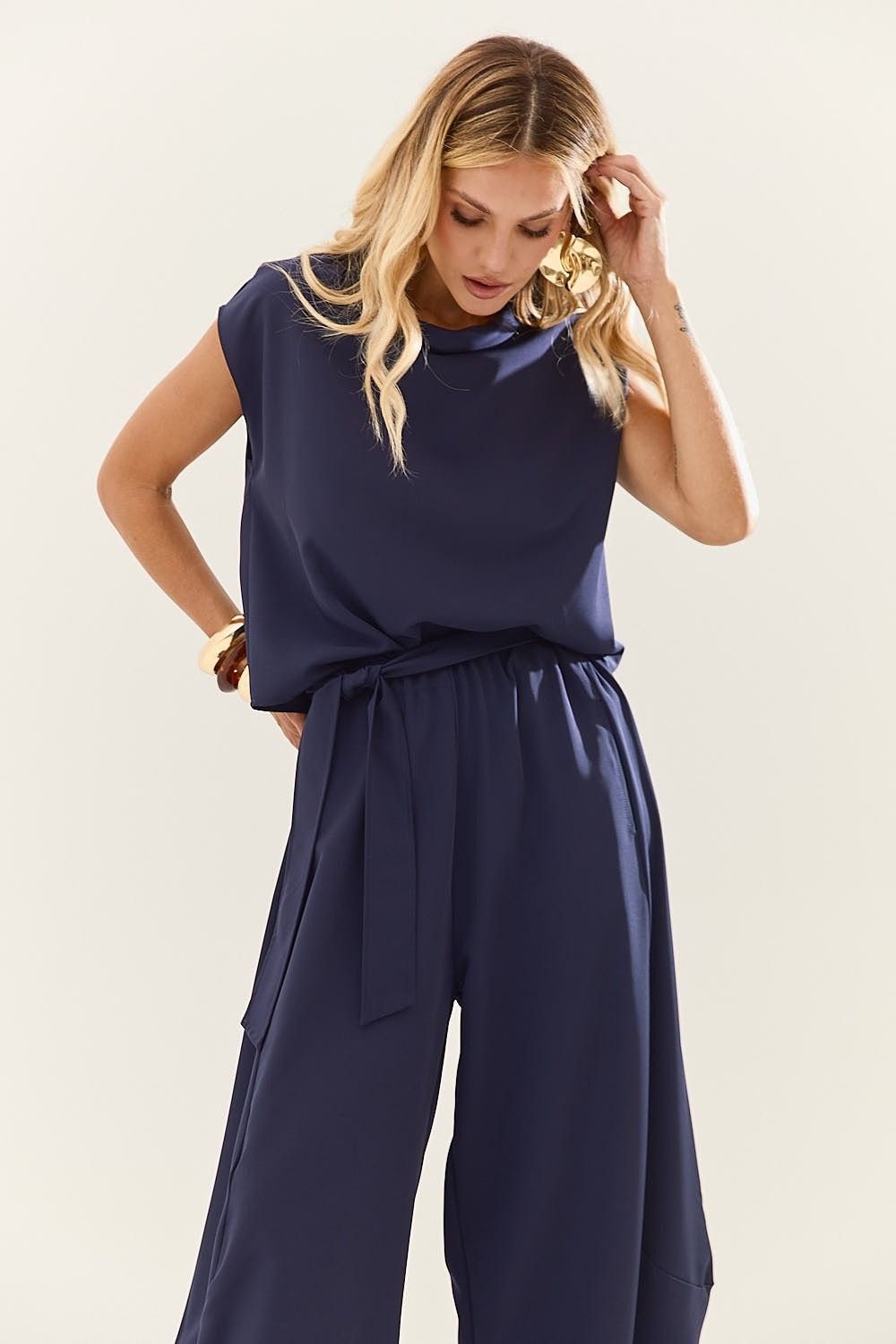 Blusa Feminina Manga Curta com Gola Alta Rosana