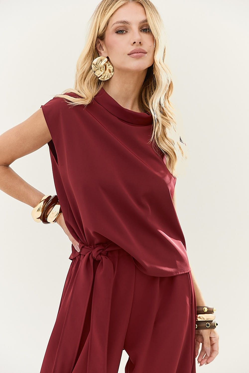 Blusa Feminina Manga Curta com Gola Alta Rosana
