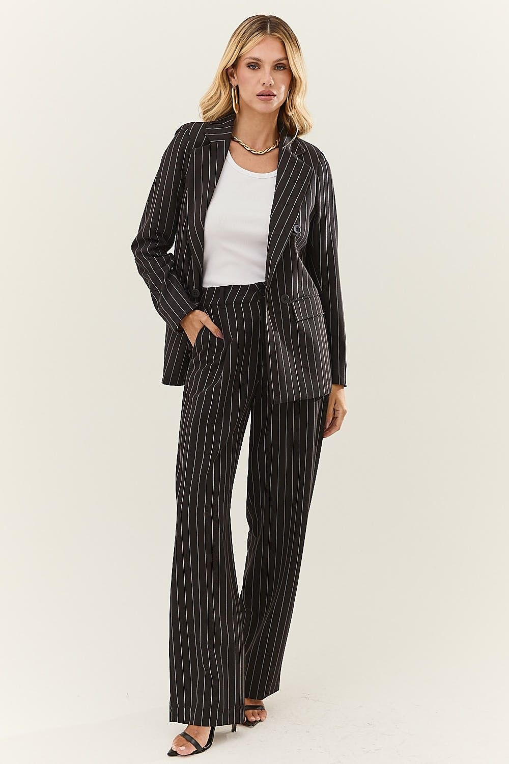 Blazer Alfaiataria Feminino Listras Preto e Branco Guilhermina
