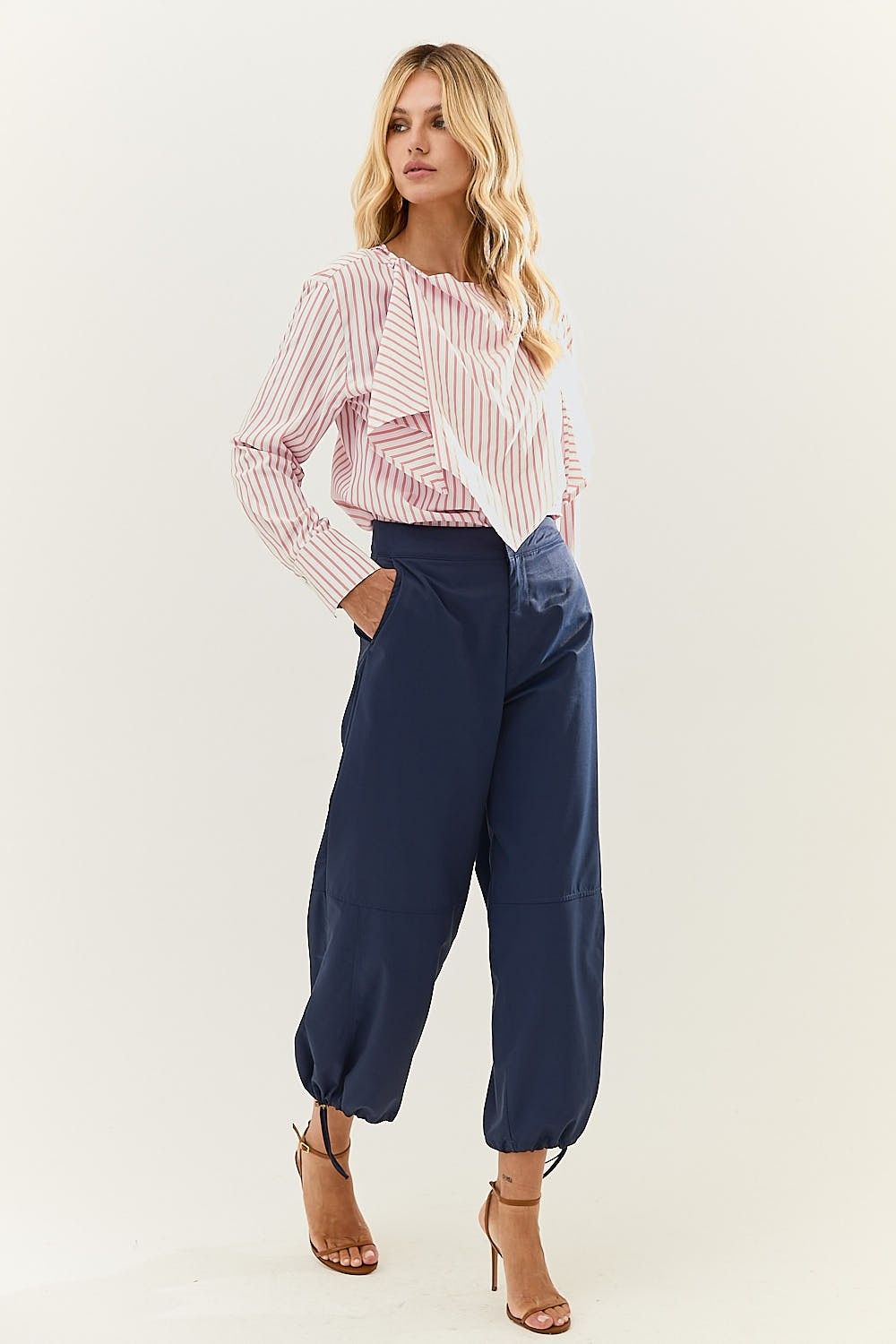 Camisa Feminina Listrada com Lenço Removível Lara