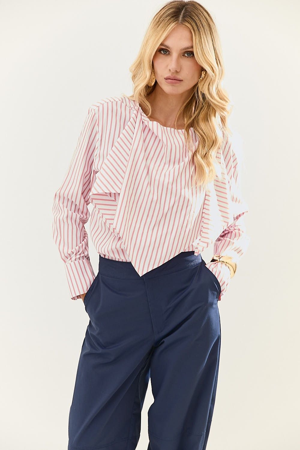Camisa Feminina Listrada com Lenço Removível Lara