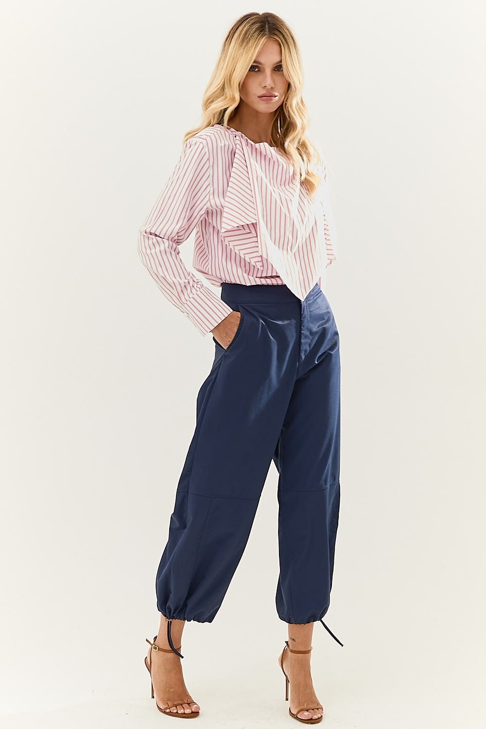 Camisa Feminina Listrada com Lenço Removível Lara