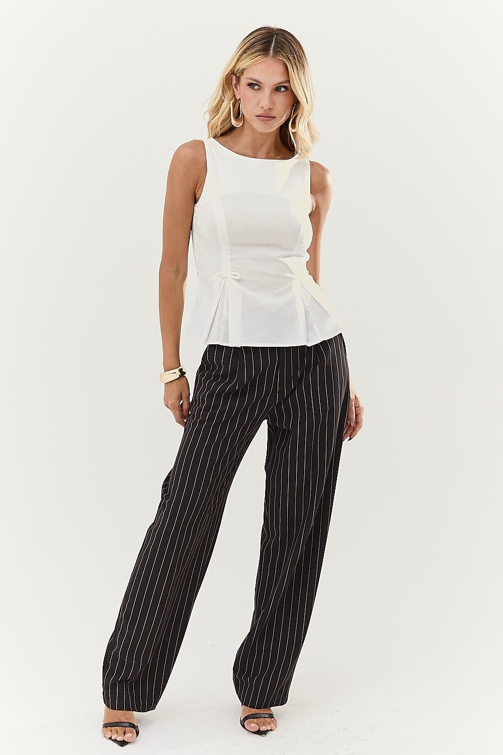 Blusa Branca Feminina com Detalhes Laços Emanuelle