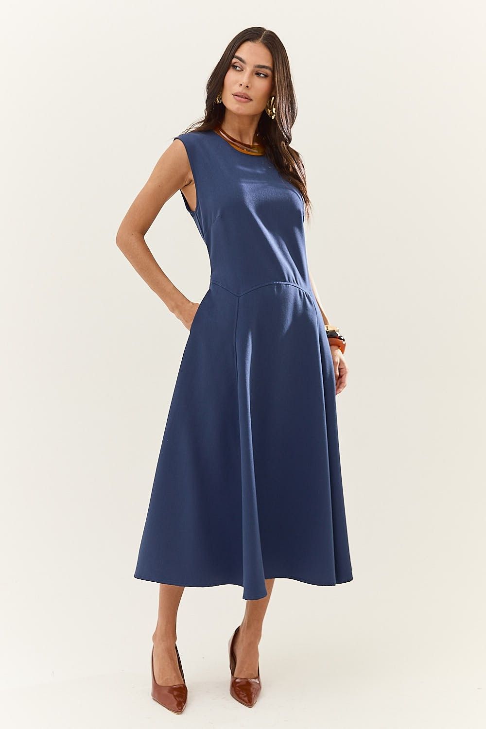 Vestido Midi Saia com Pregas Lexi