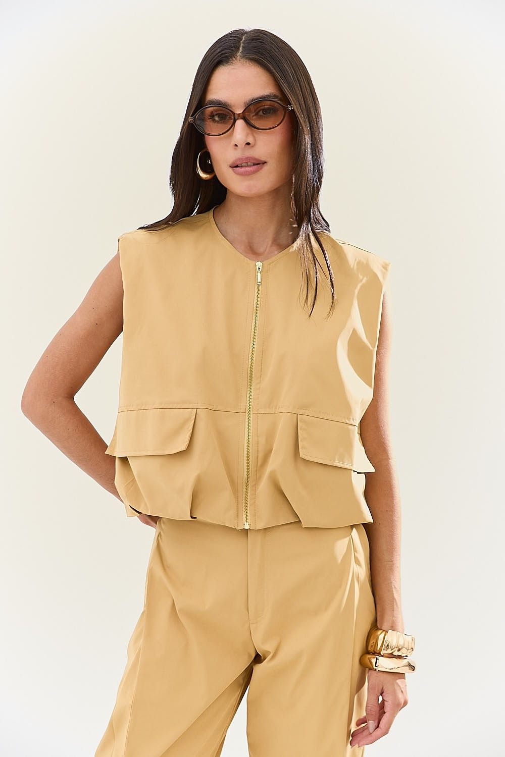  Calça Feminina com Detalhe Barra Botões Marcela
