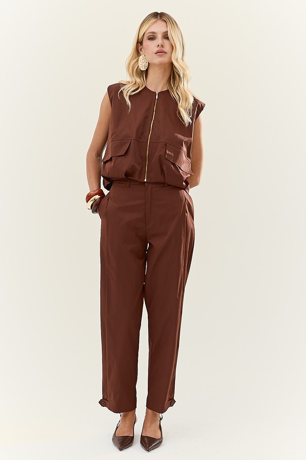 Calça Feminina com Detalhe Barra Botões Marcela