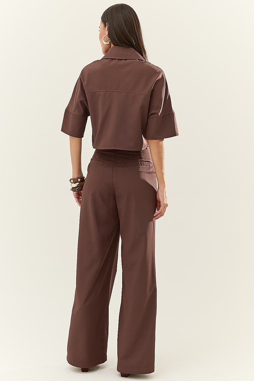 Calça Pantalona  com Pregas e Bolsas Daniela