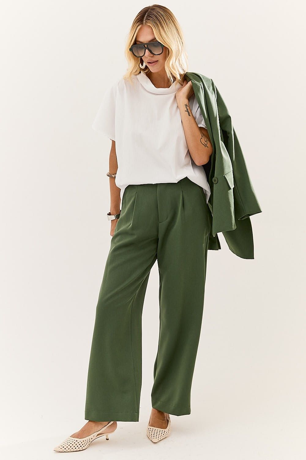 Blusa Branca Feminina com Gola Alta Ágatha