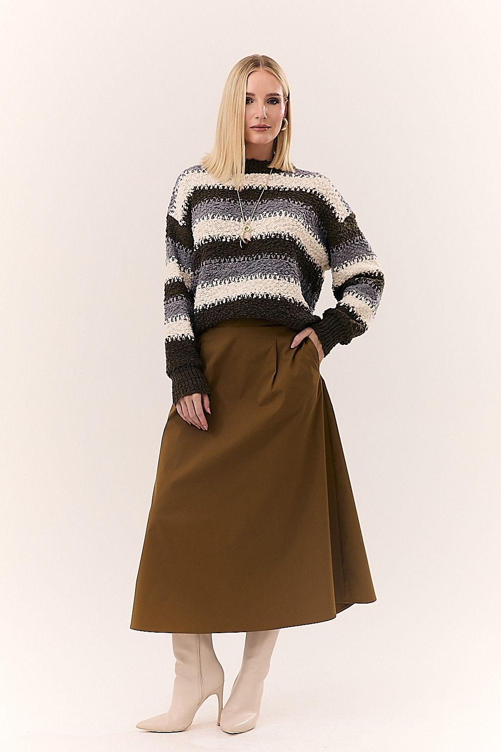 Saia Midi Alfaiataria com Bolsos Melissa